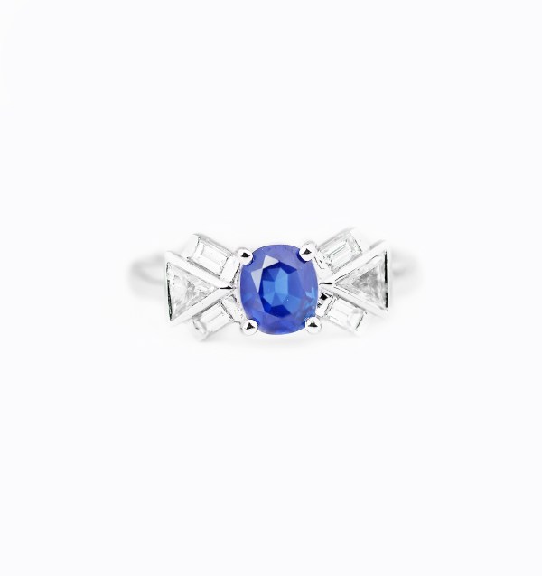 blue-sapphire-diamond-engagement-ring-style-3-0