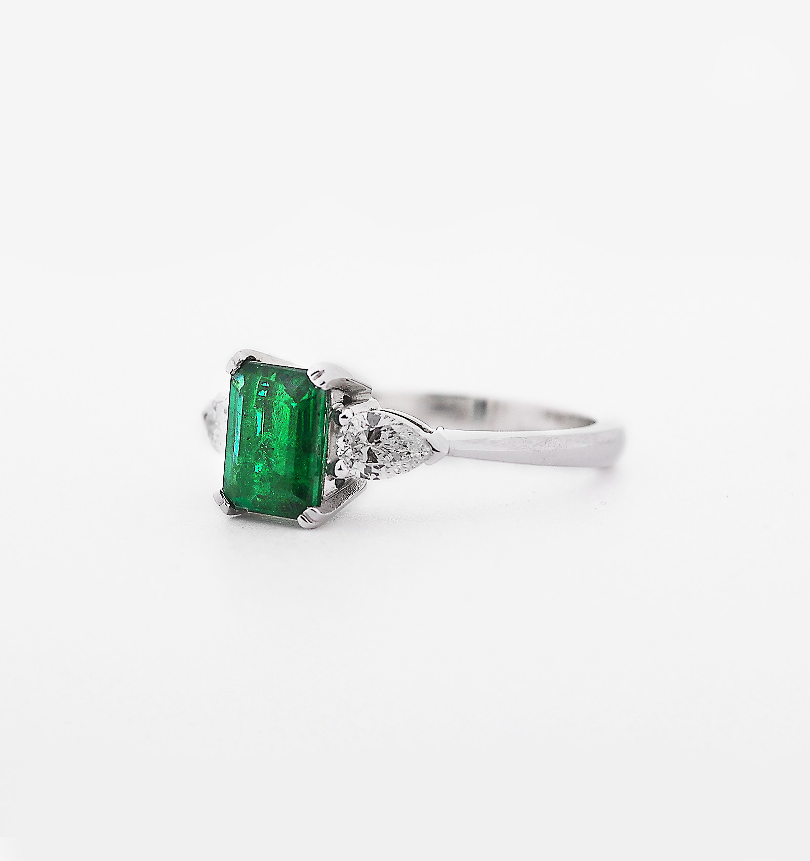 emerald-diamond-ring-2 – DIORAH JEWELLERS