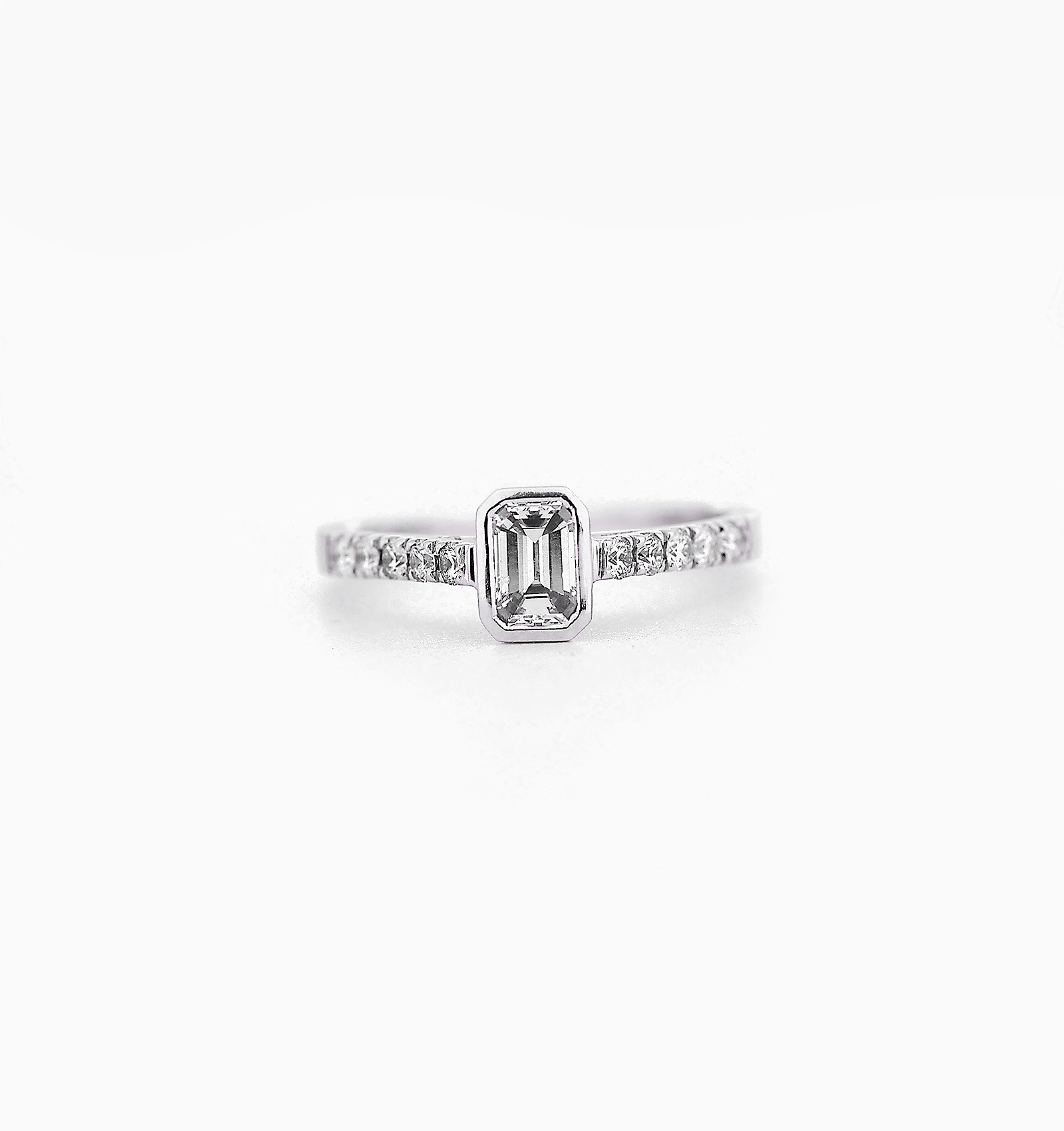 diamond-solitaire-engagement-ring-style-1-0