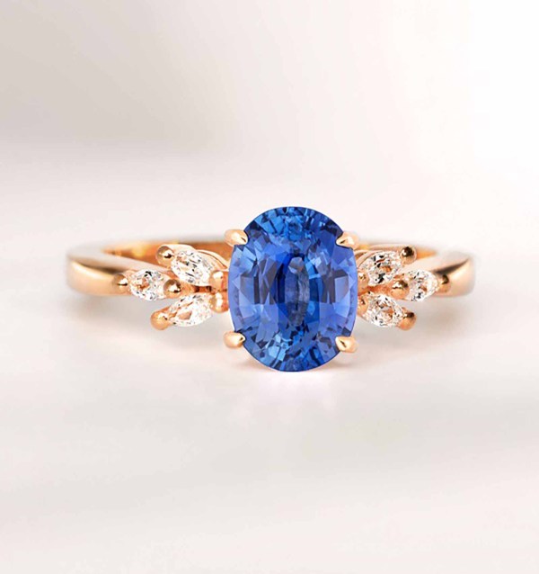 Blue-sapphire-and-diamond-ring-rose-gold