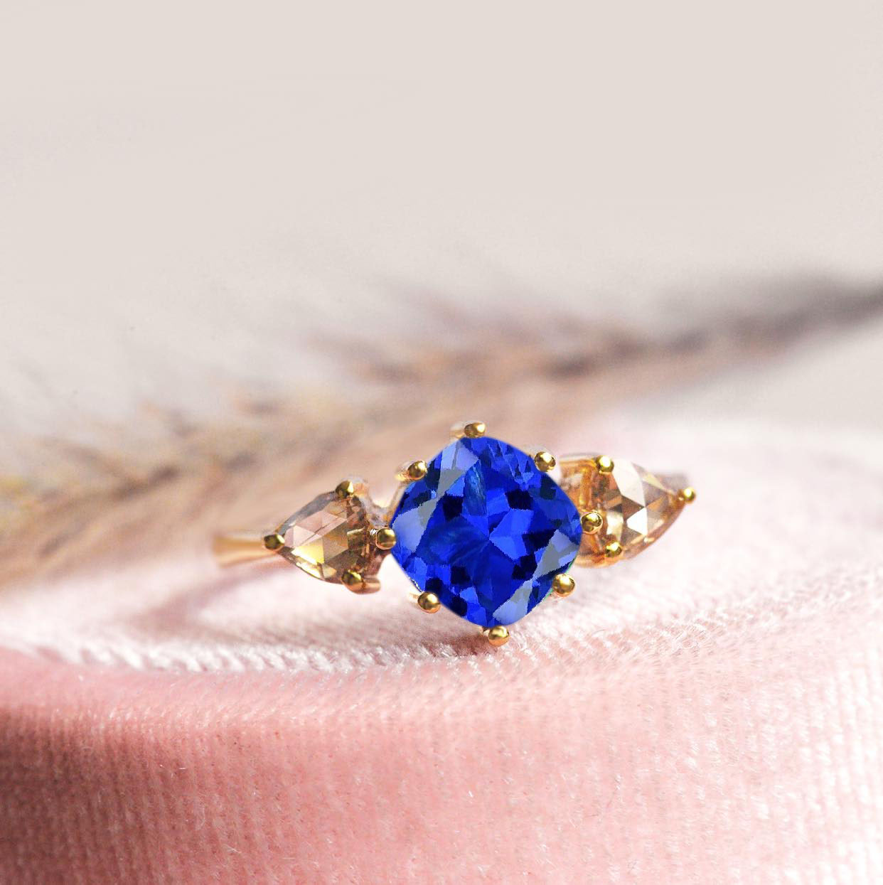 Cushion cut medium blue sapphire engagement ring in yellow gold - Image 4
