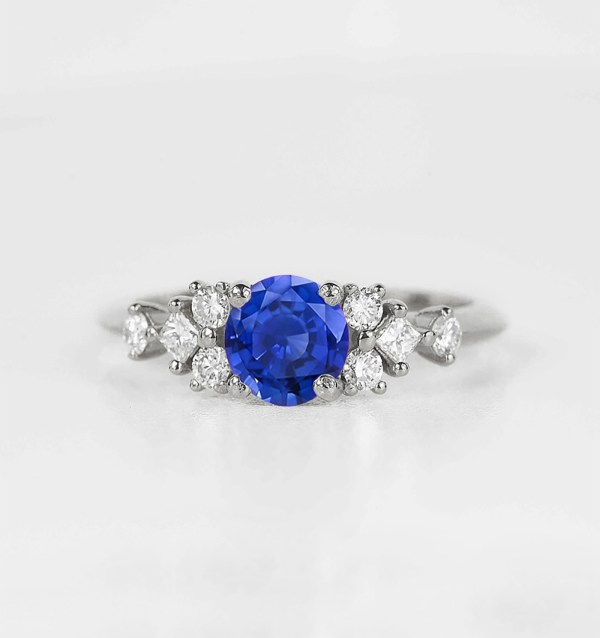 medium color blue sapphire diamond cluster ring
