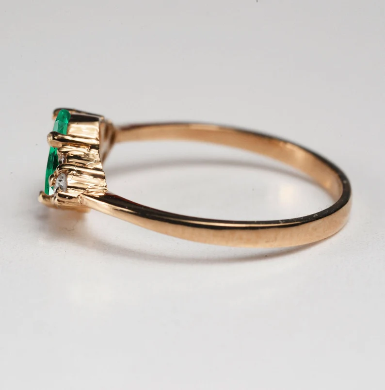 emerald bespoke ring