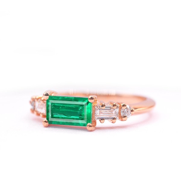 Emerald Bespoke Ring in rose gold