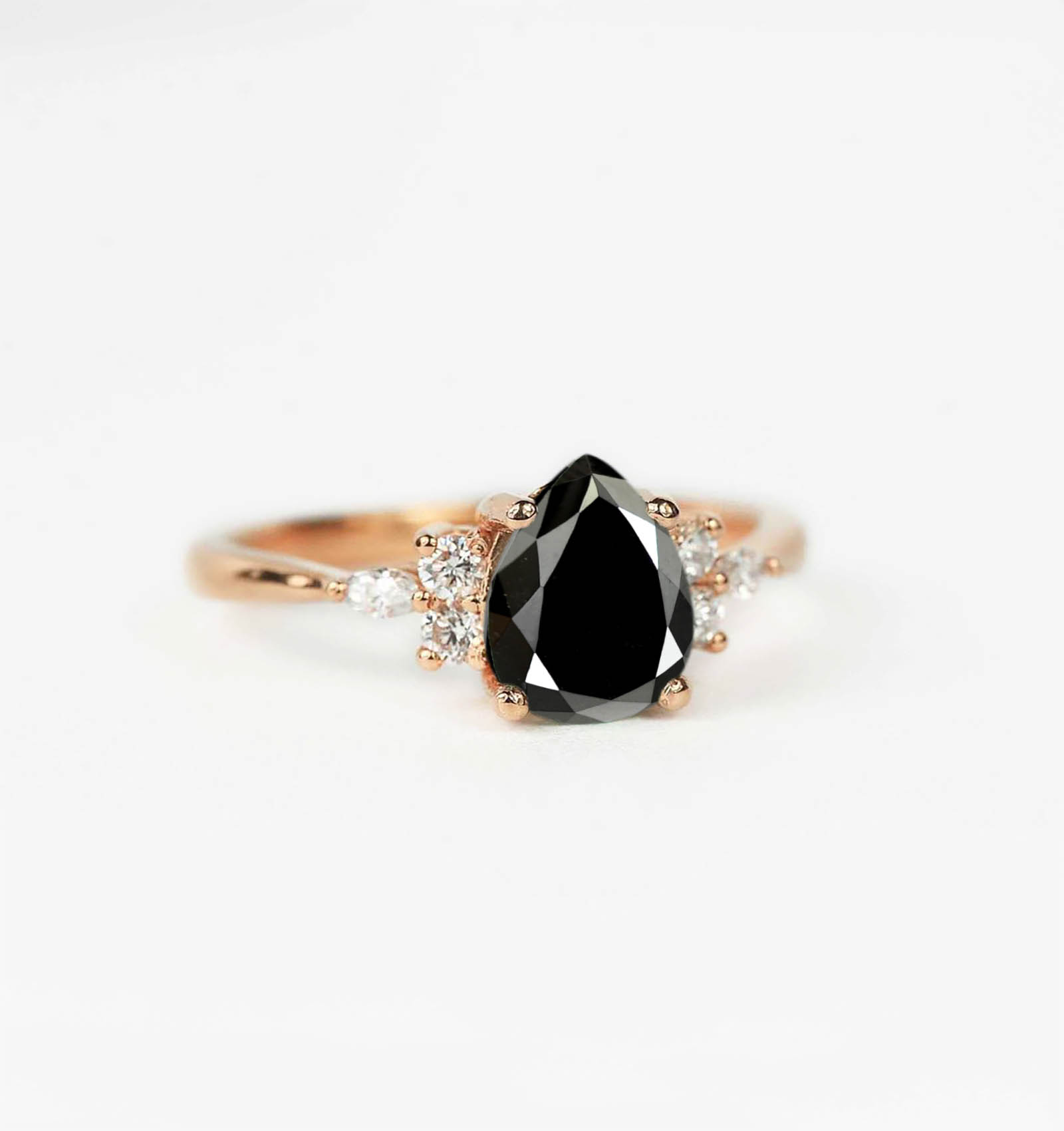 pear diamond engaegment ring