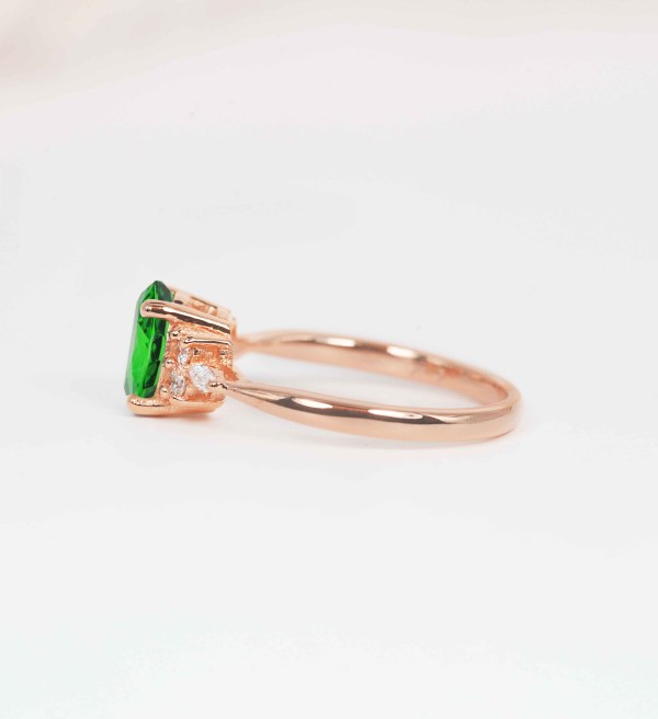 green tsavorite diamond ring