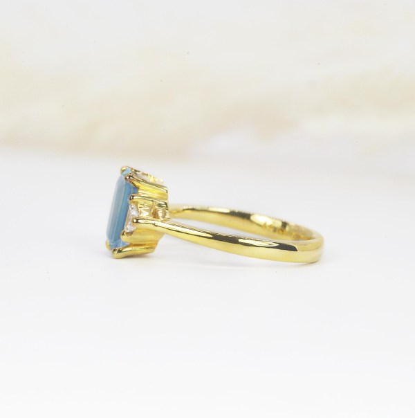 aquamarine dainty ring
