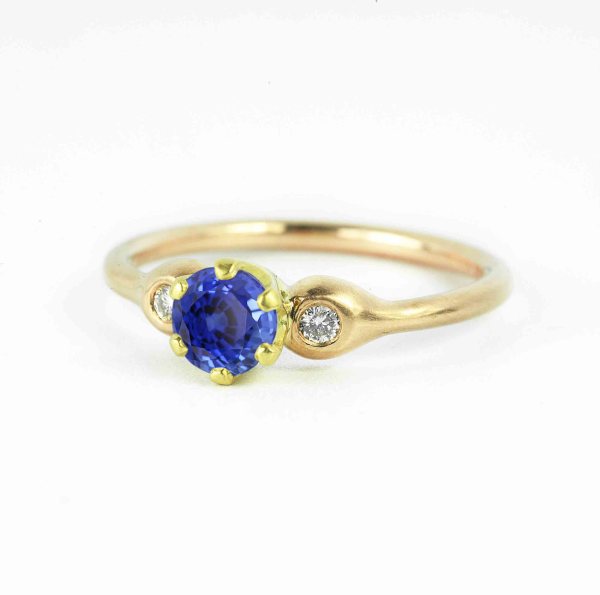 blue sapphire art deco ring