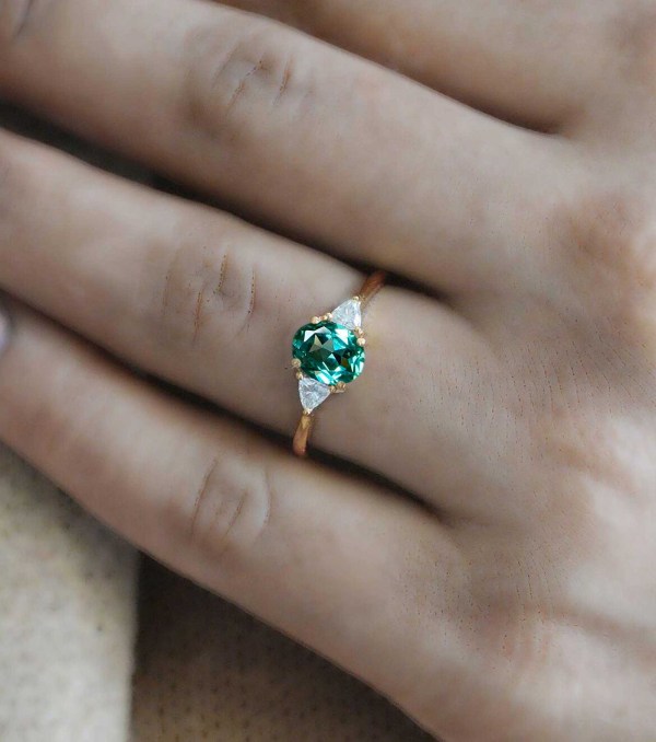 dainty mint green sapphire ring