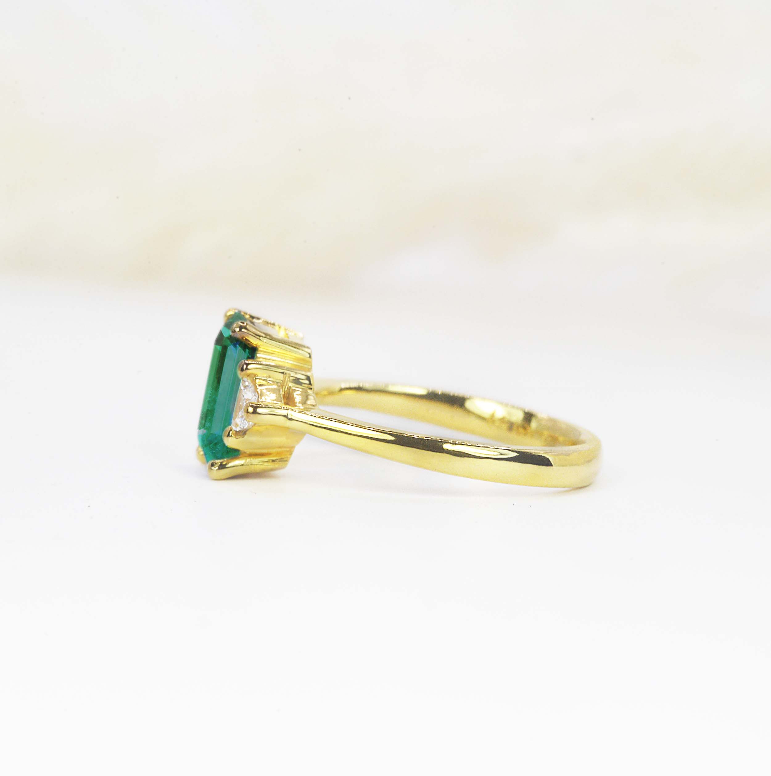 emerald and diamond art deco ring