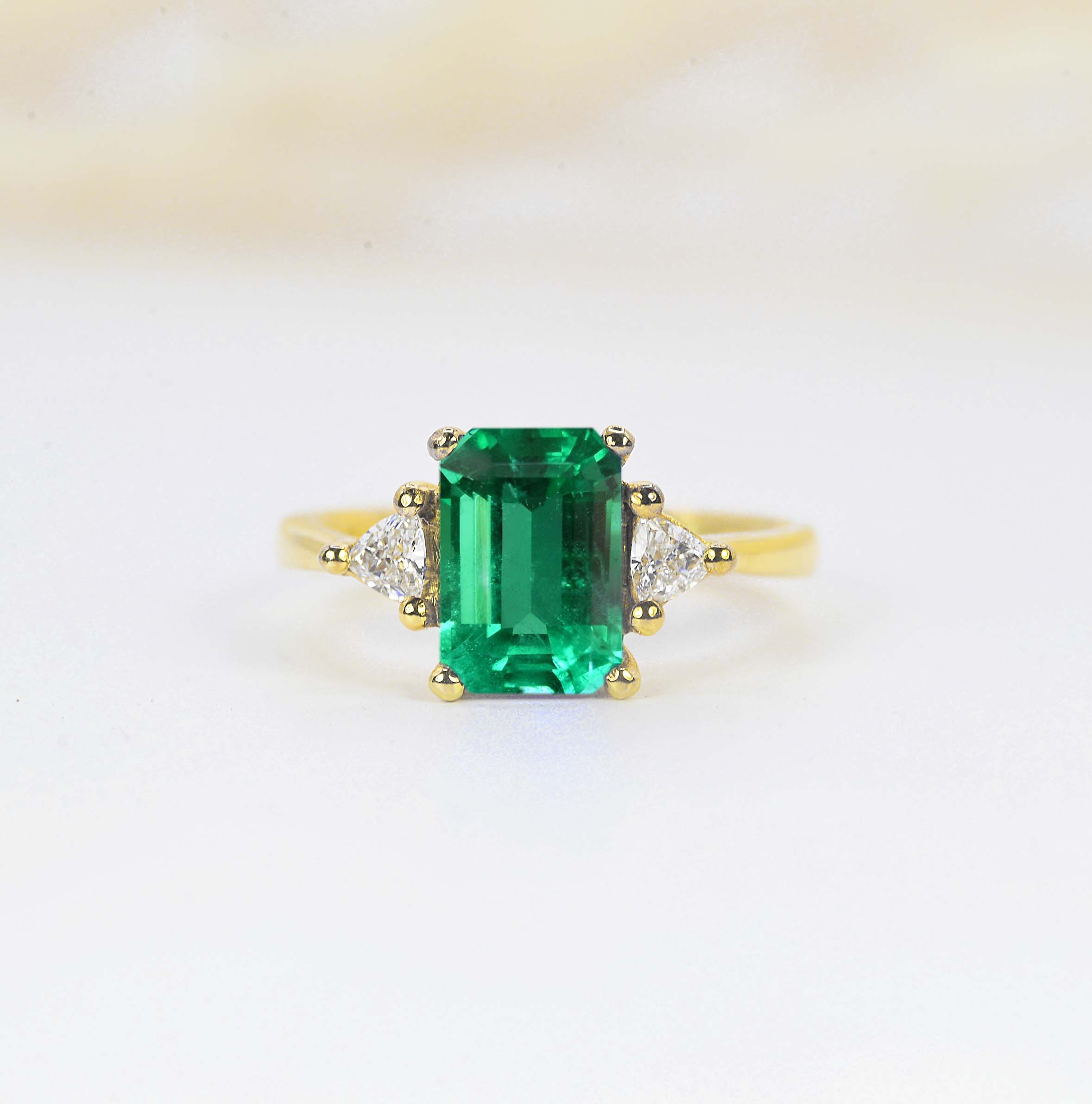 emerald and diamond art deco ring