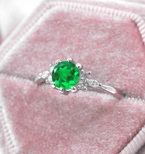 round emerald art deco ring