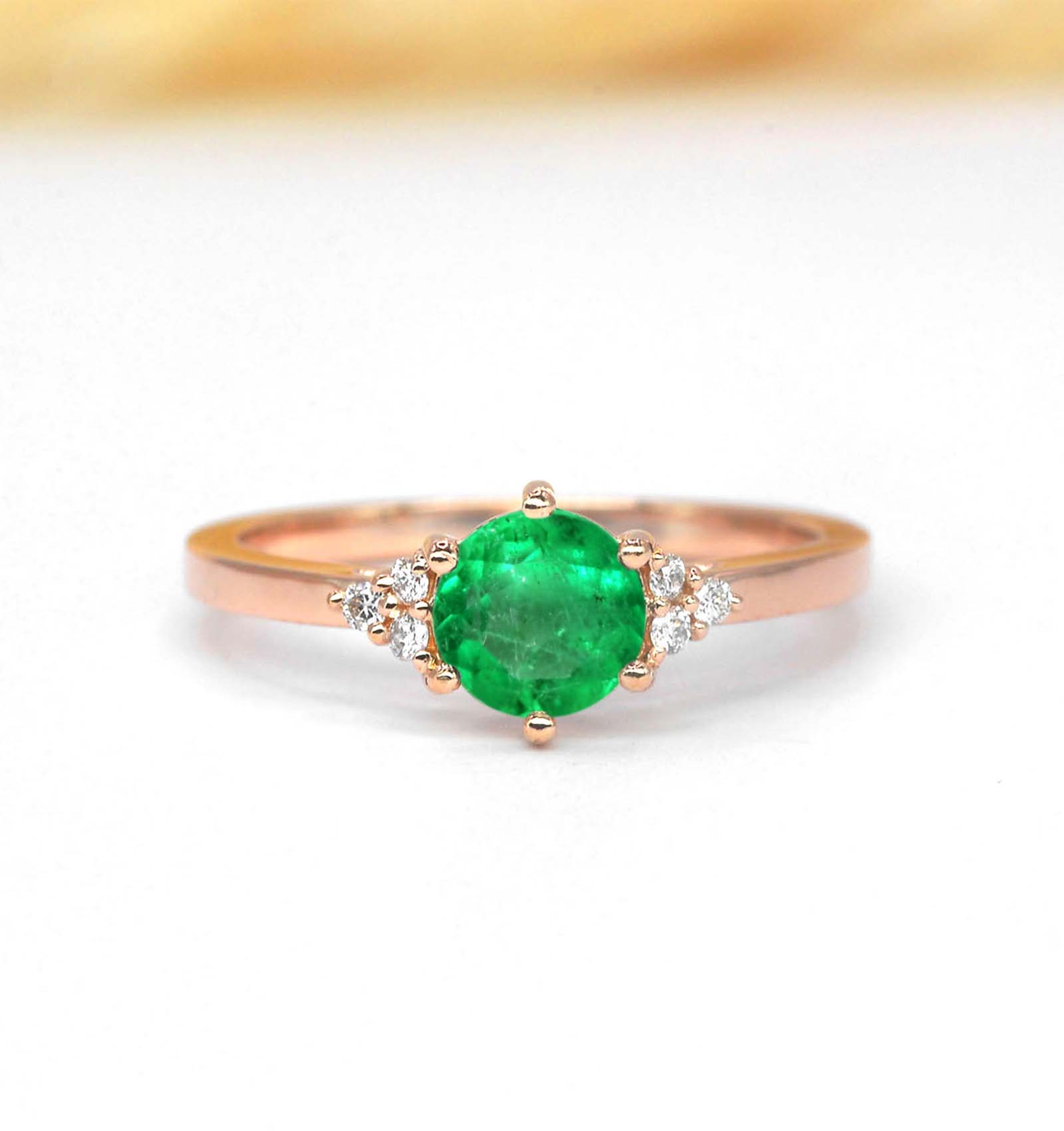 emerald minimal cluster ring
