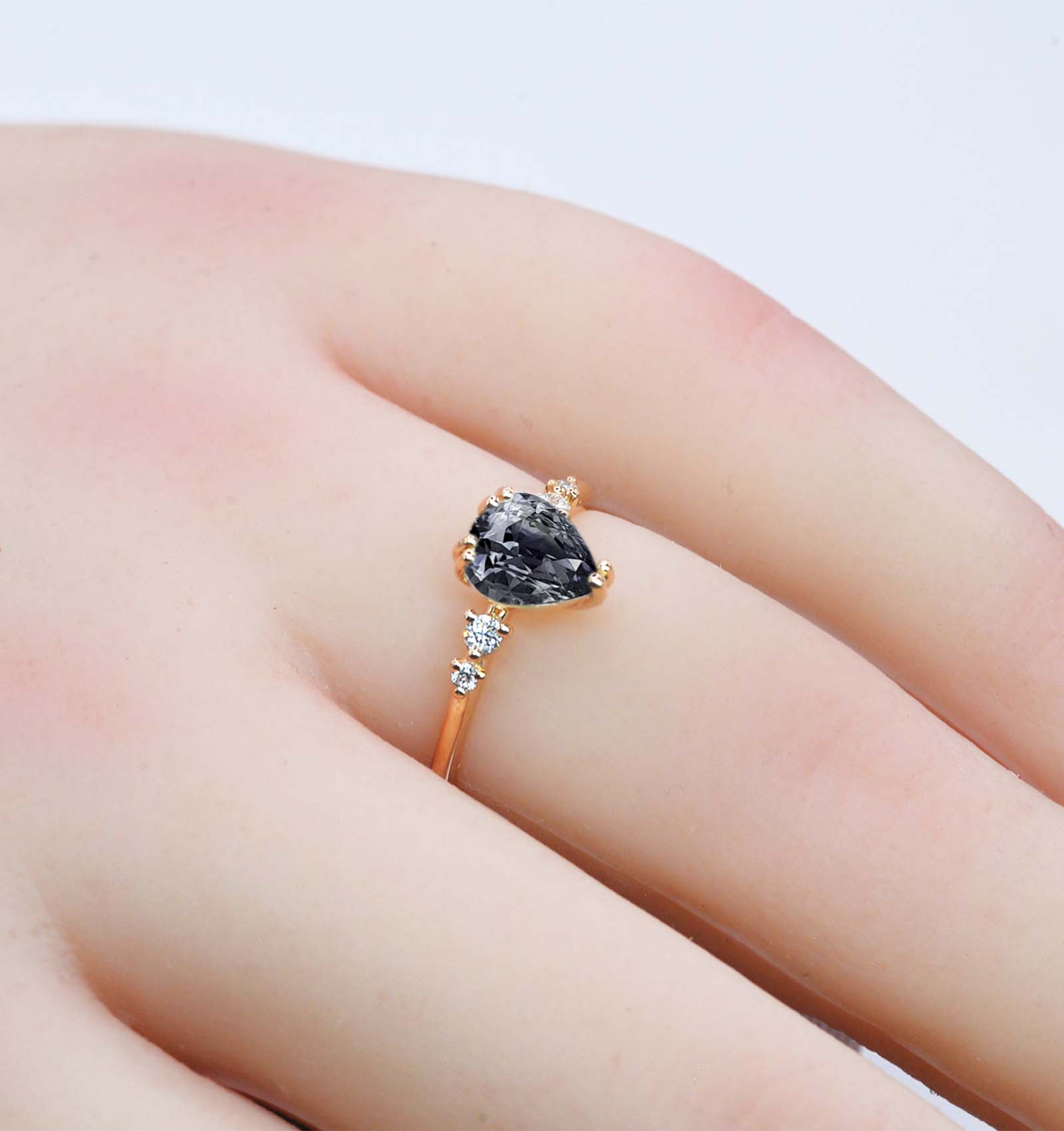 grey moissanite stimulant vintage ring