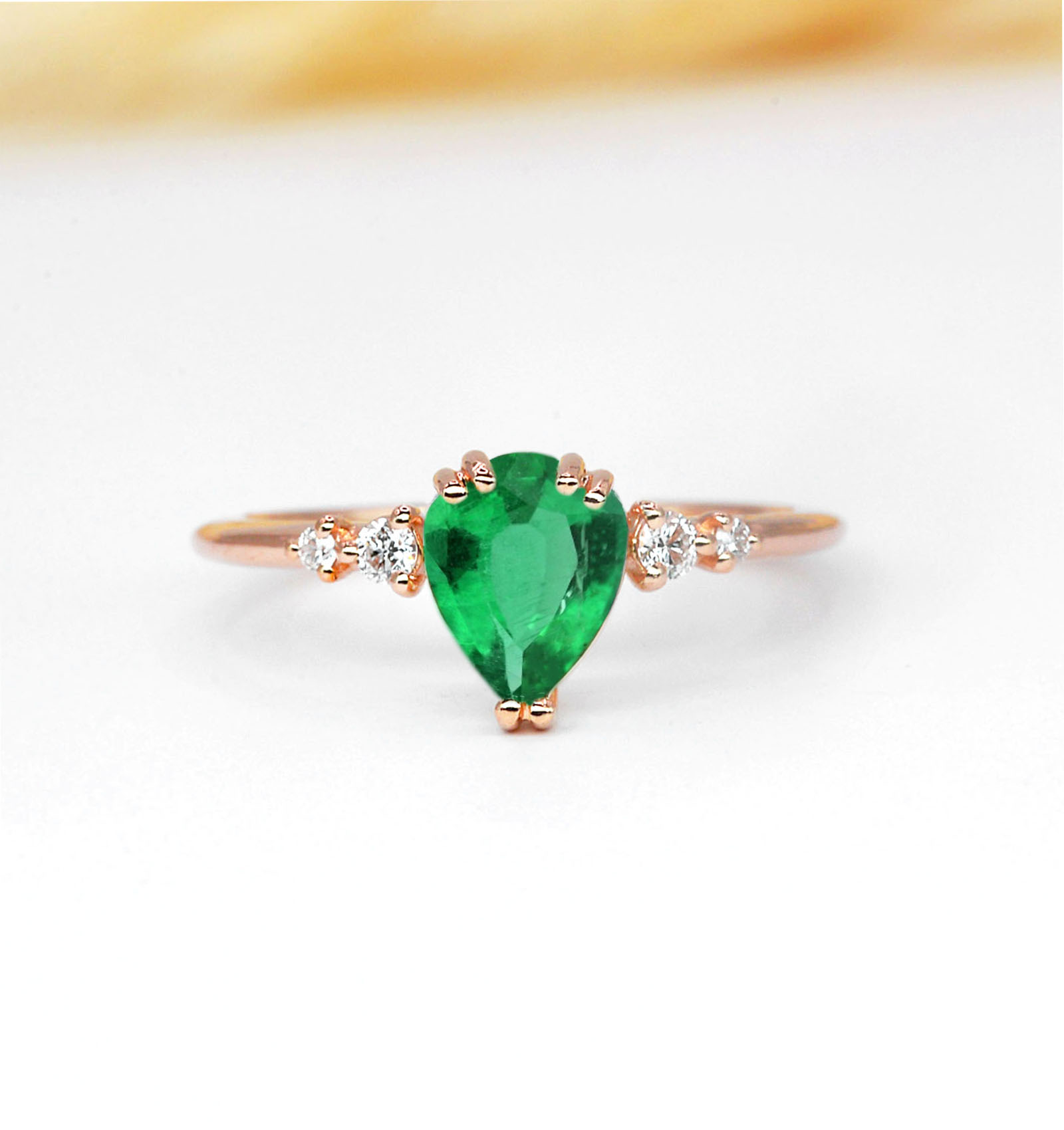pear cut emerald vintage ring