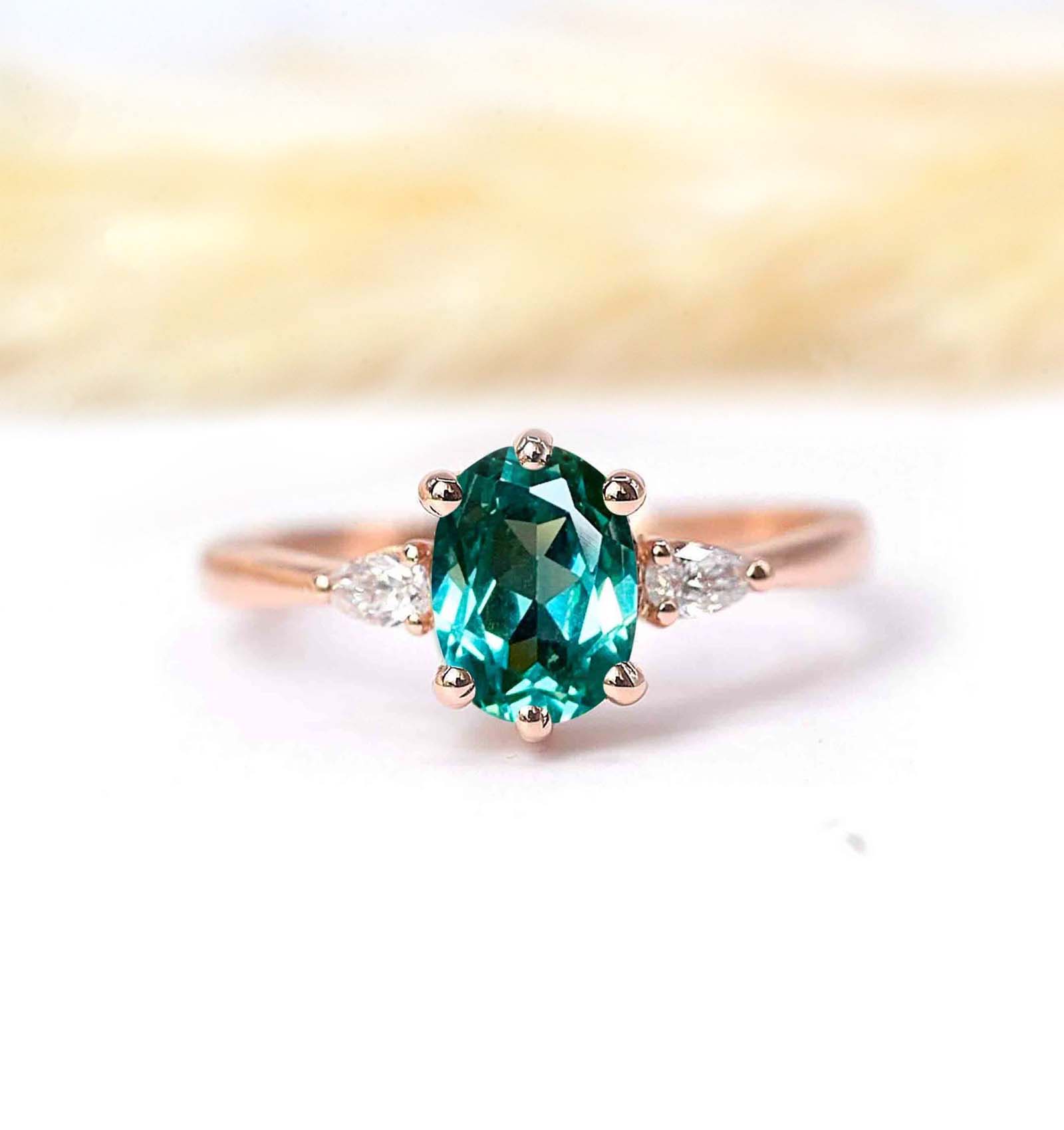 1.04ct delicate green sapphire vintage classic ring