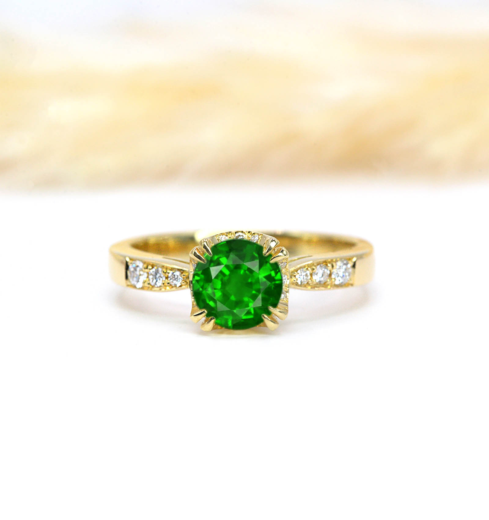 6mm vivid green tsavorite high ring