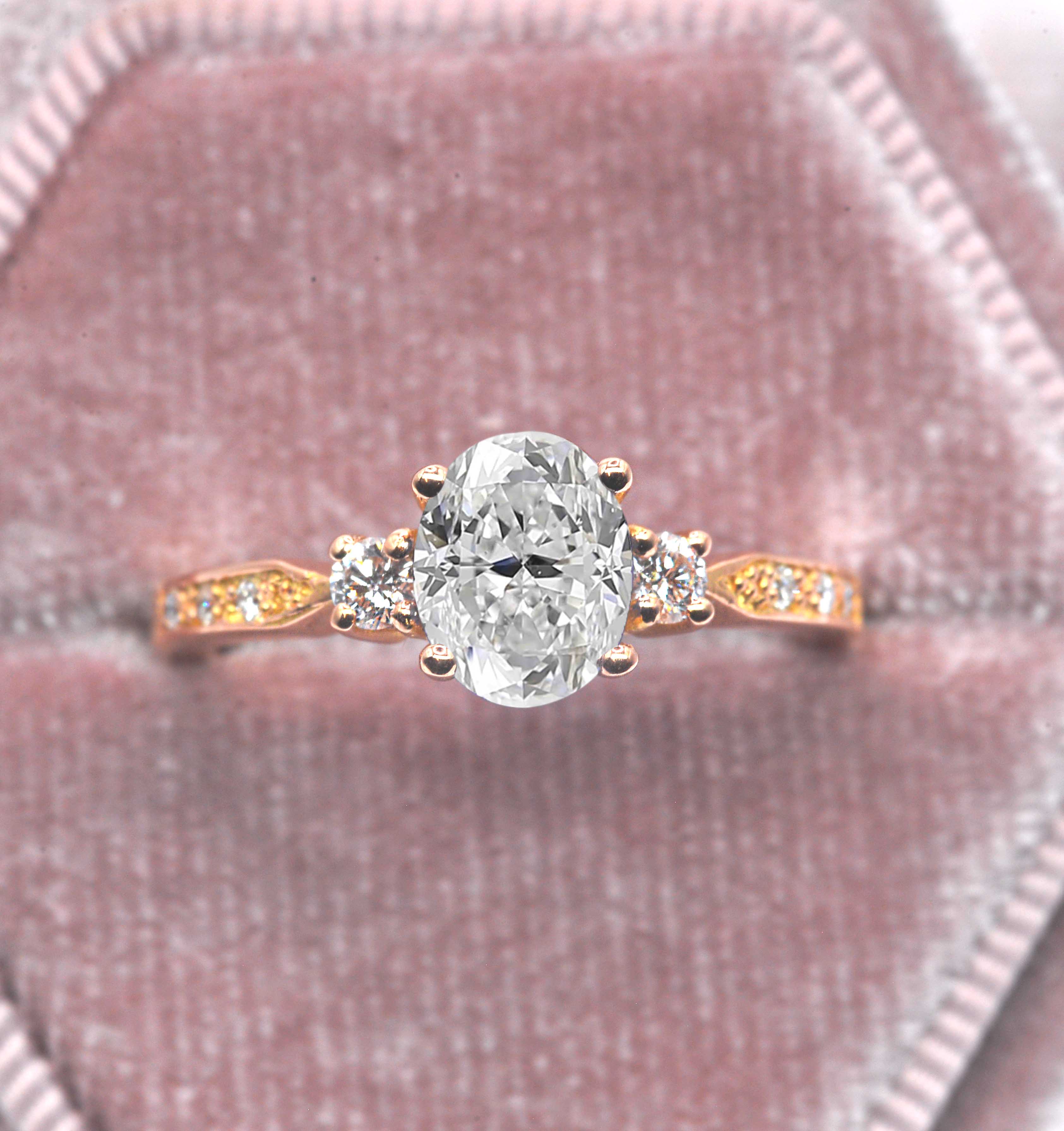 Oval cut diamond vintage ring - Image 6