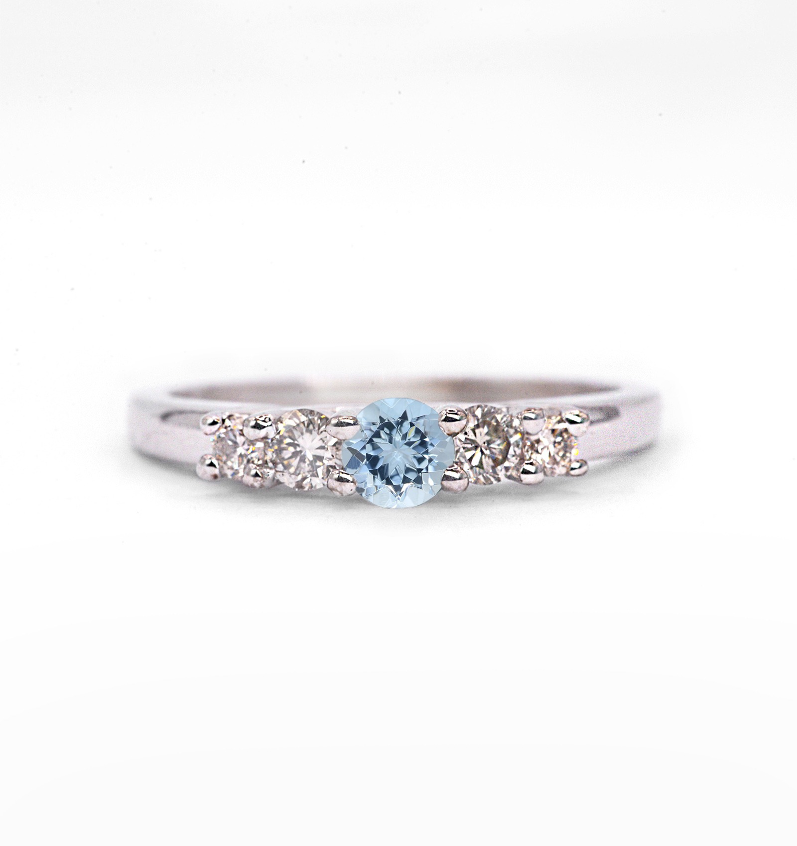 This 1.0ct natural aquamarine and diamond ring featuring aquamarine and white natural diamonds. A beautiful and elegant band ring for engagement or any other occasion. Available in rose gold, yellow gold, white gold, or platinum.