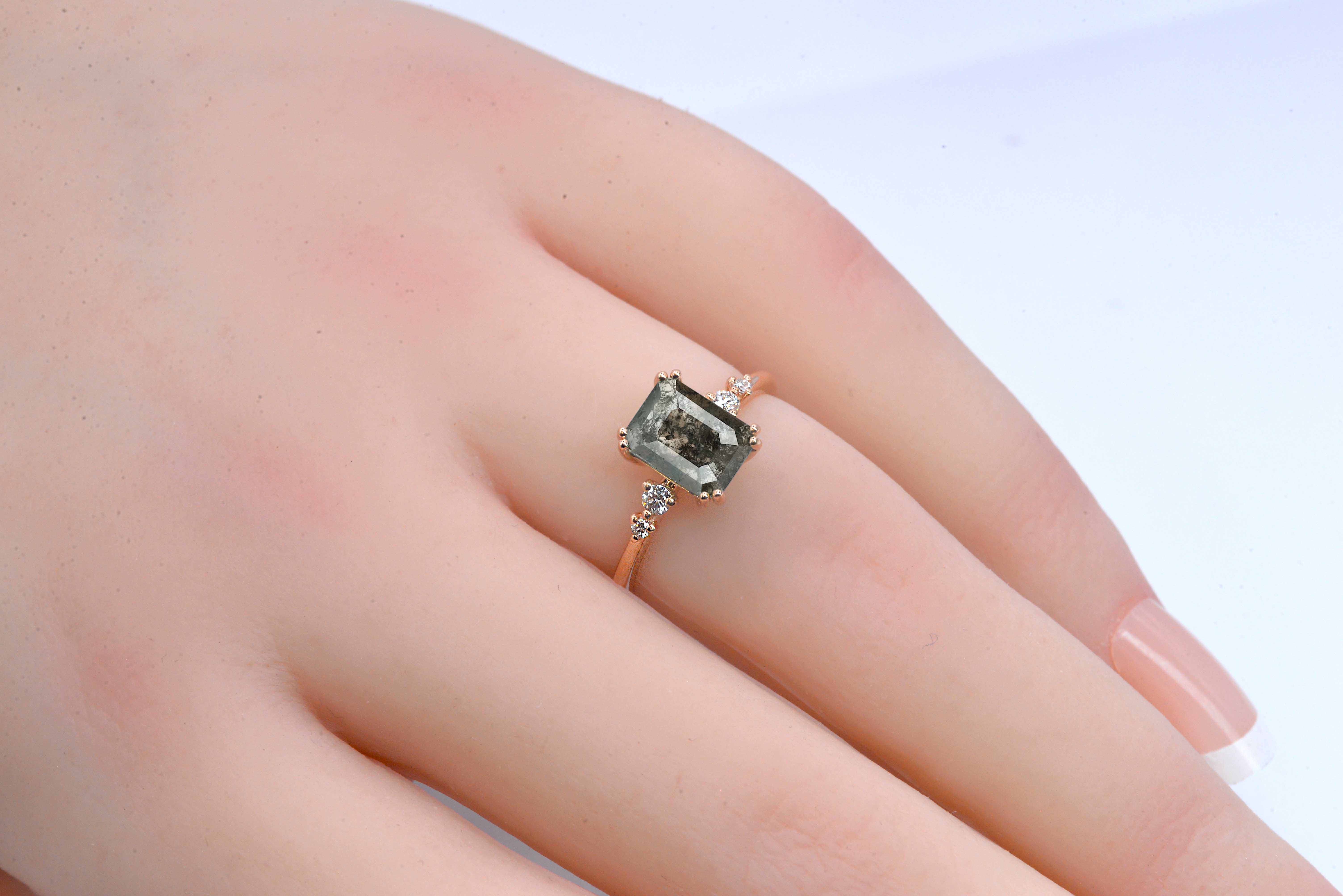 Natural salt and pepper vintage diamond ring for her with grey diamond and white diamonds. This unique ring comes in solid 9k,14k or 18k rose gold.