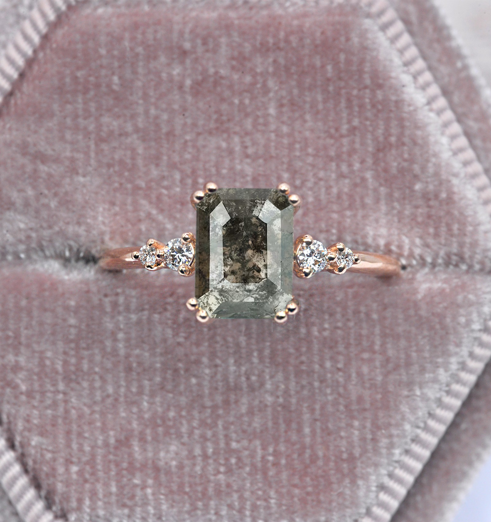 Natural salt and pepper vintage diamond ring for her with grey diamond and white diamonds. This unique ring comes in solid 9k,14k or 18k rose gold.