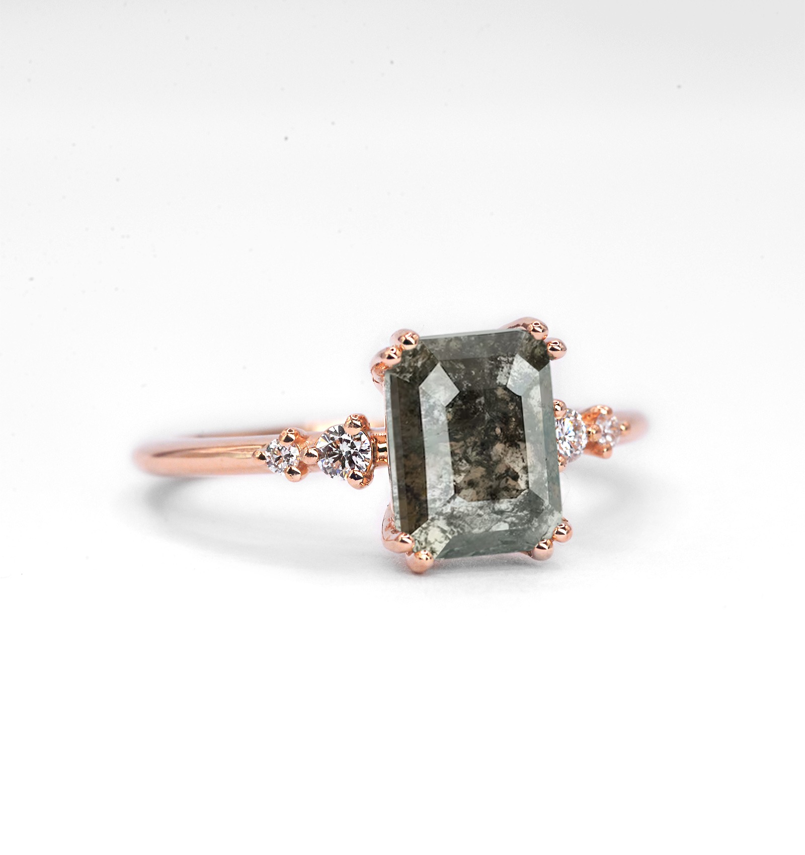 Natural salt and pepper vintage diamond ring for her with grey diamond and white diamonds. This unique ring comes in solid 9k,14k or 18k rose gold.