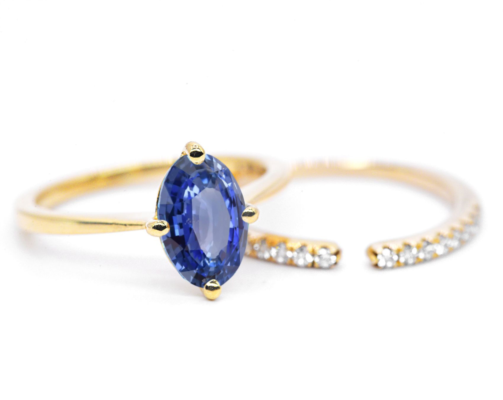 natural blue sapphire ring and wedding band set
