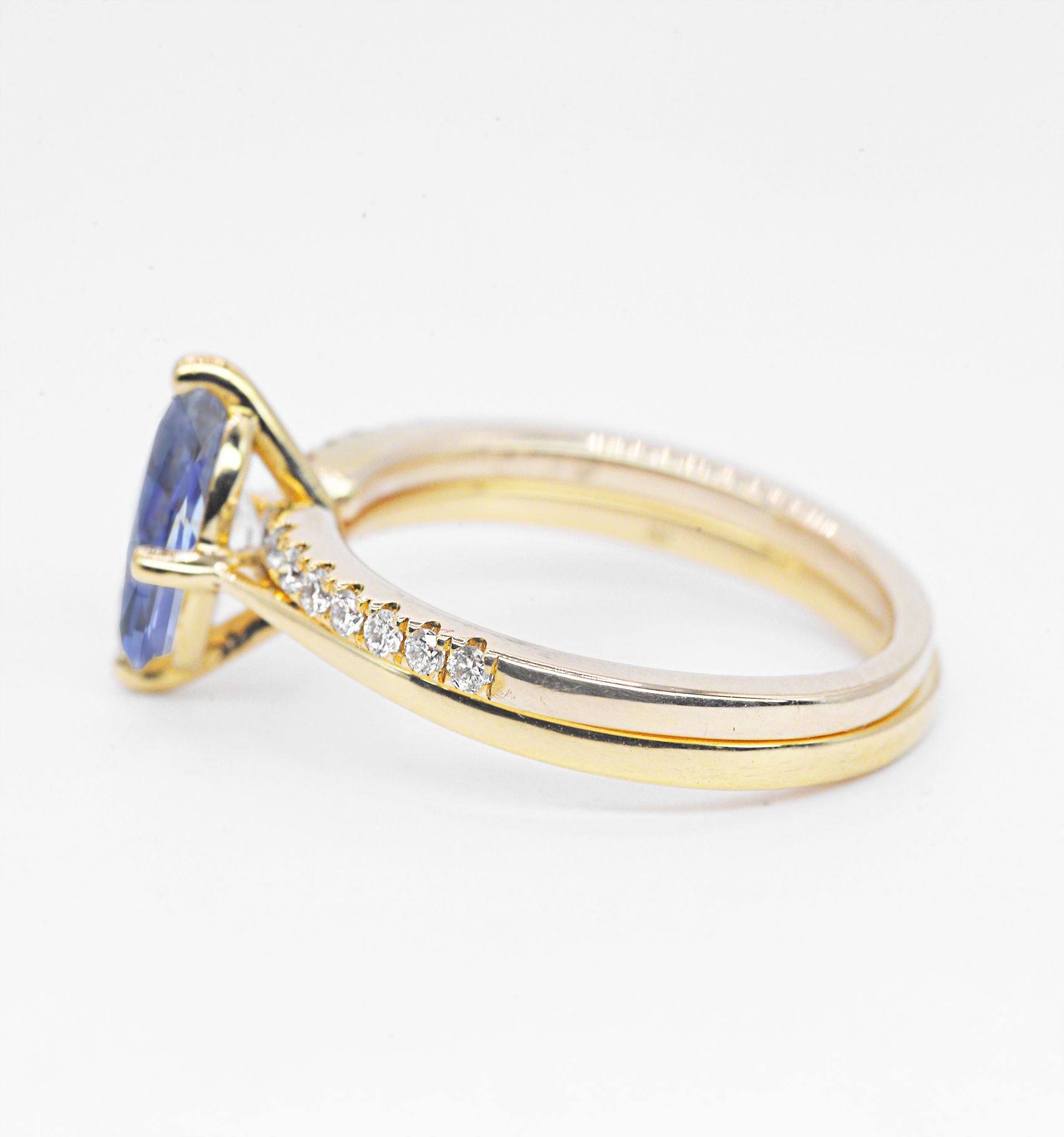 natural blue sapphire ring and wedding band set
