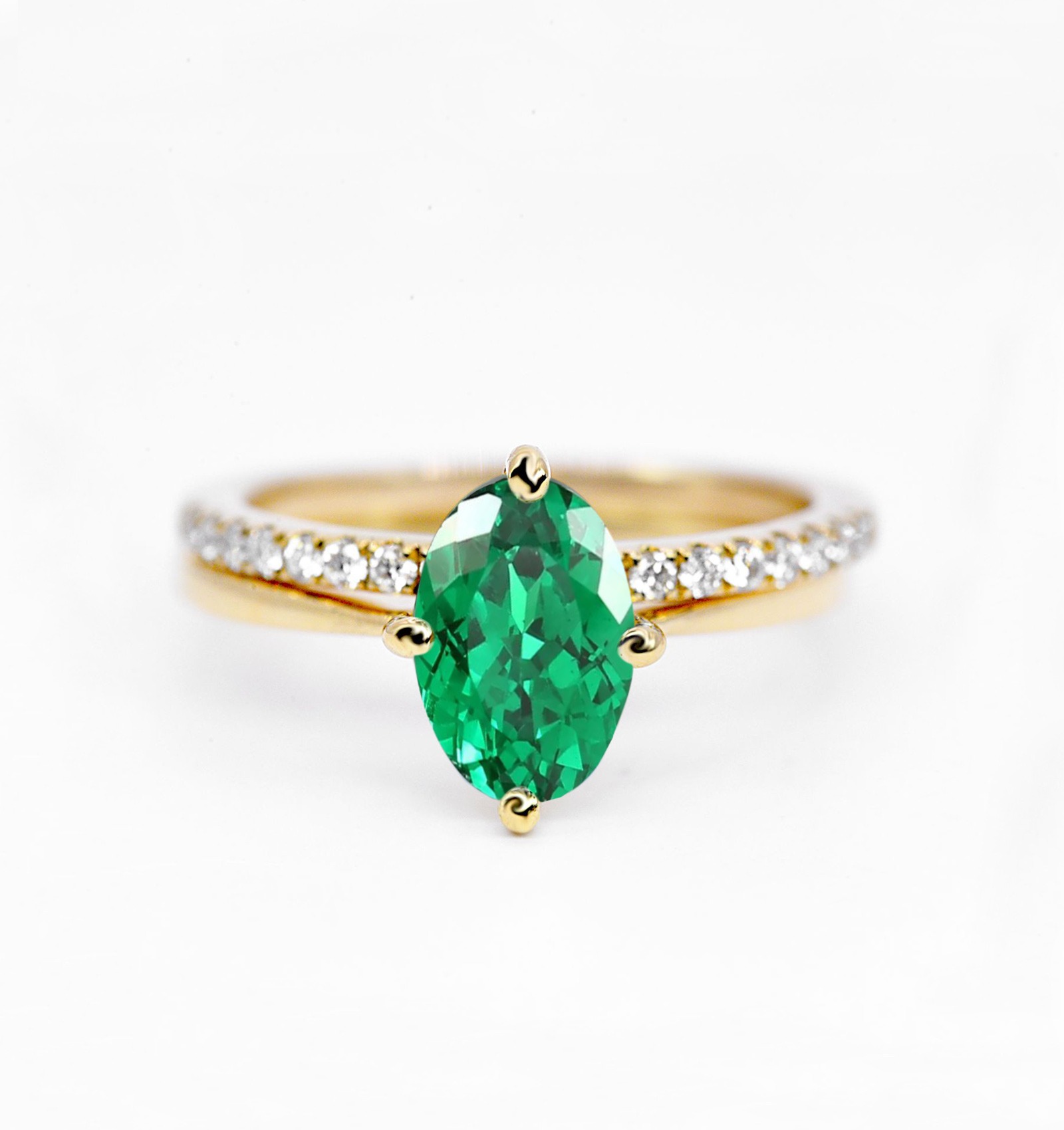 oval emerald ring with wedding band