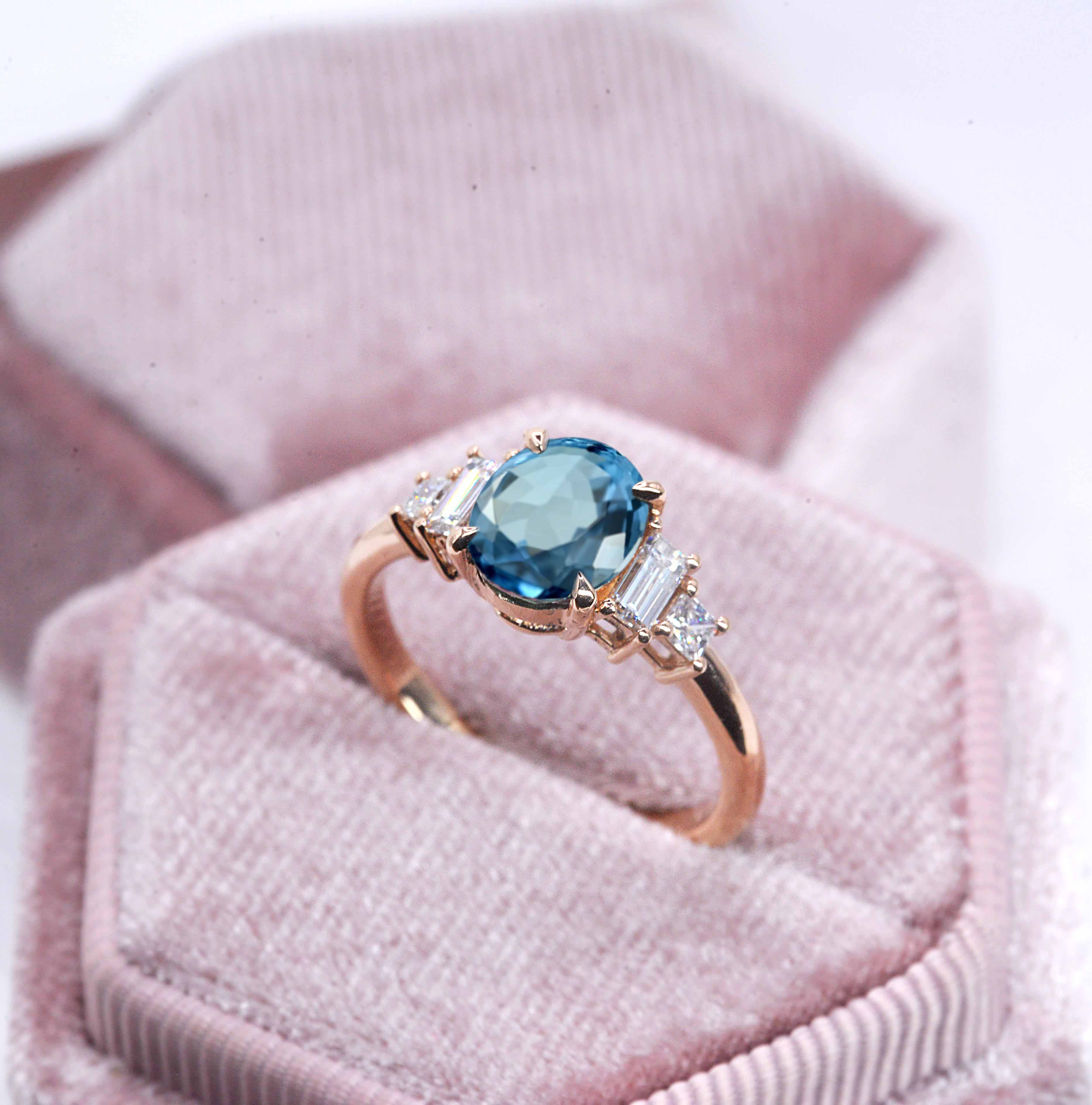 1.53ct aquamarine and baguette diamond vintage ring