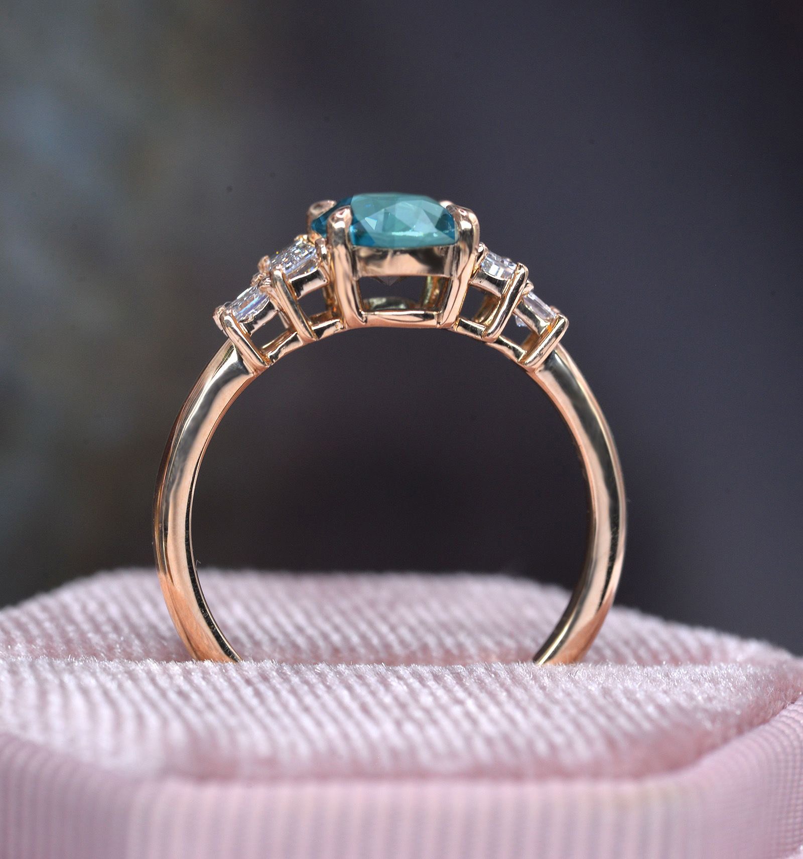 1.53ct aquamarine and baguette diamond vintage ring
